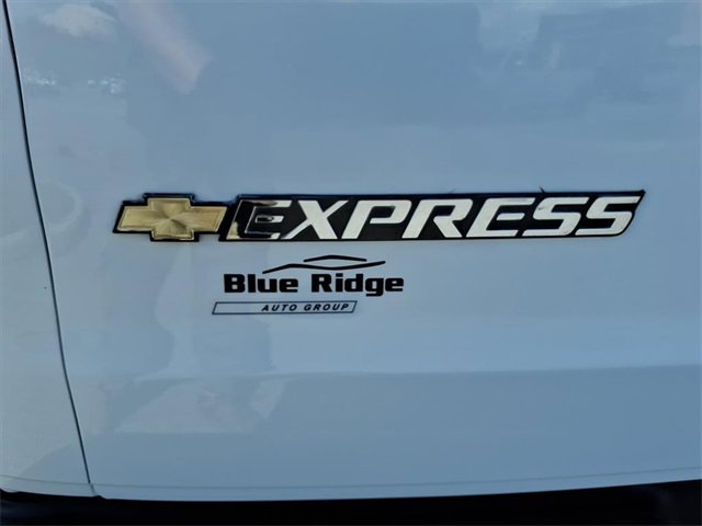 Used 2023 Chevrolet Express 2500 w/ Driver Convenience Package image 7
