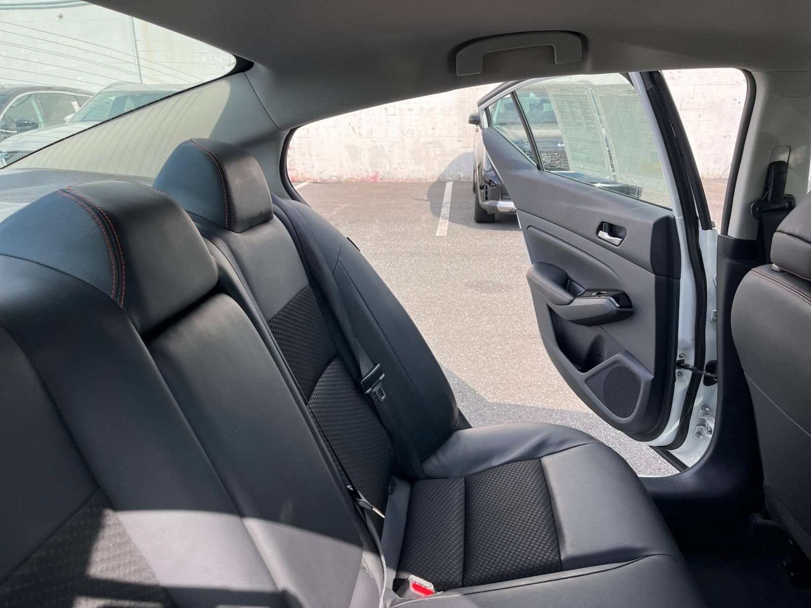 Used 2025 Nissan Altima 2.5 SR FWD image 37