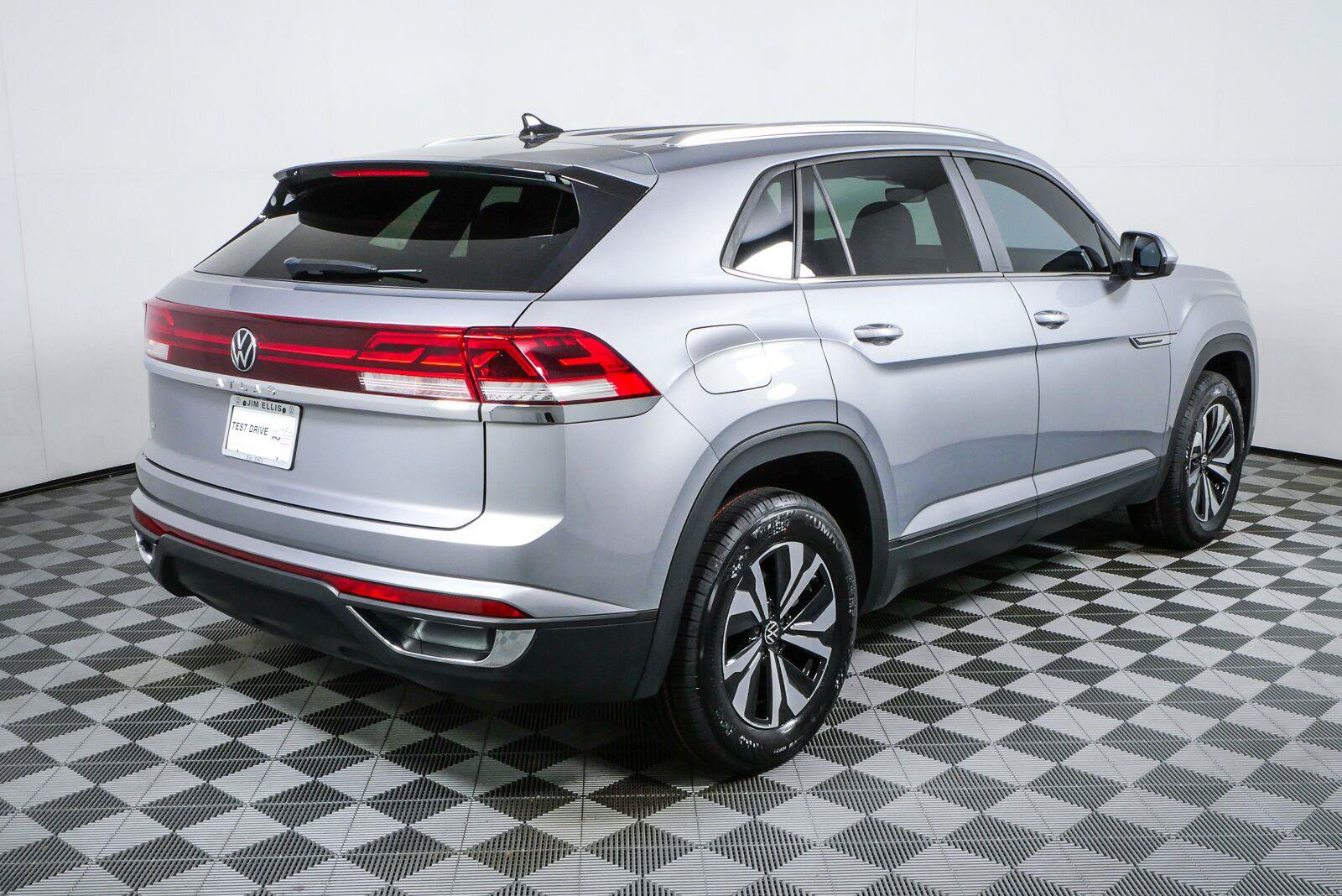 Certified 2024 Volkswagen Atlas Cross Sport SE FWD image 35