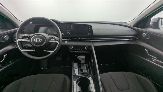 Used 2025 Hyundai Elantra Hybrid FWD image 24