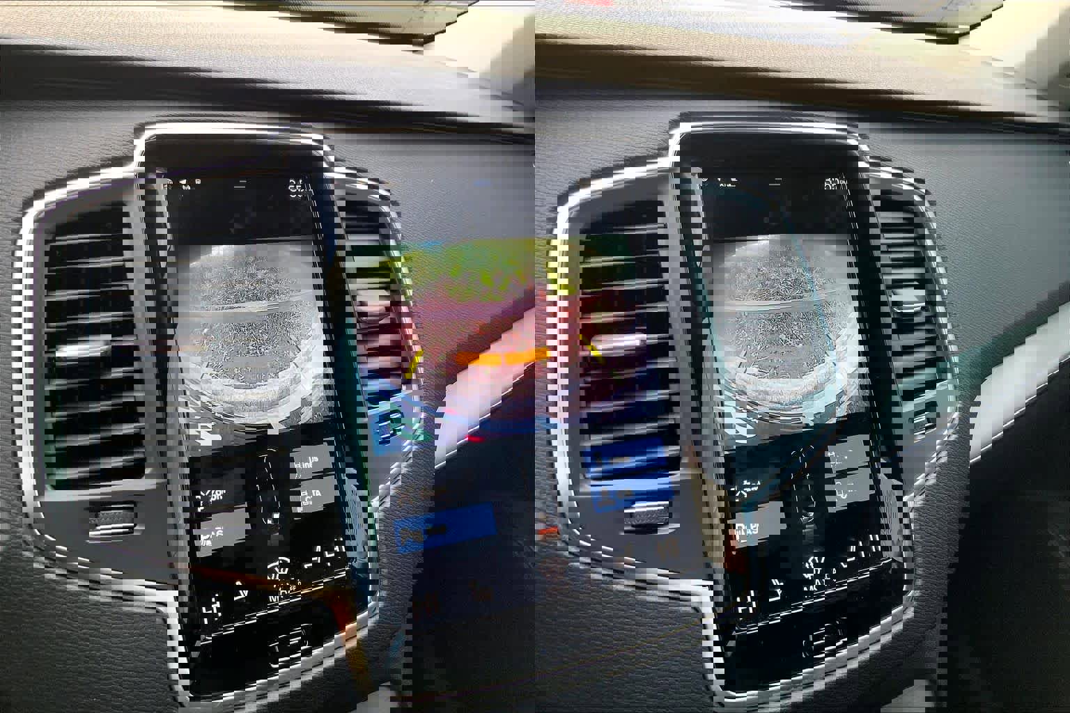 Used 2021 Volvo XC90 T5 Momentum w/ Protection Package Premier image 26