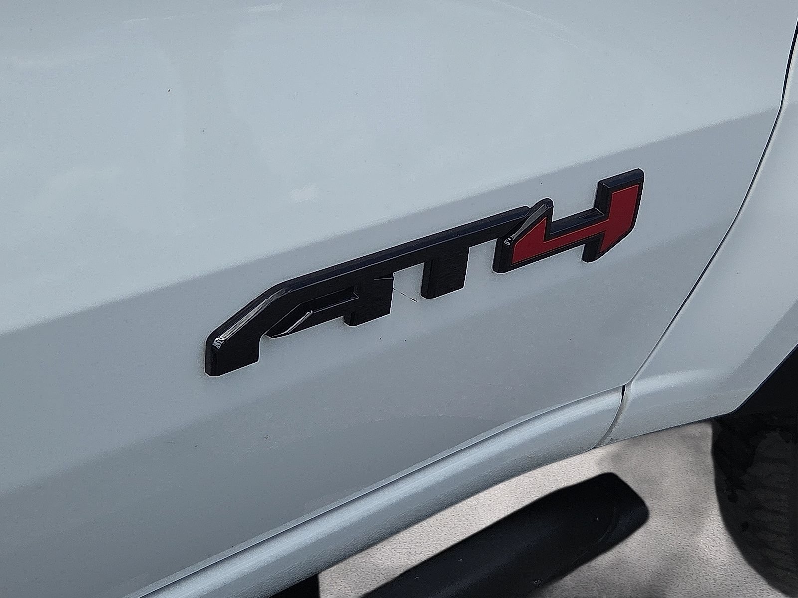 Used 2025 GMC Canyon AT4 w/ Nightfall Edition AWD/4WD image 16