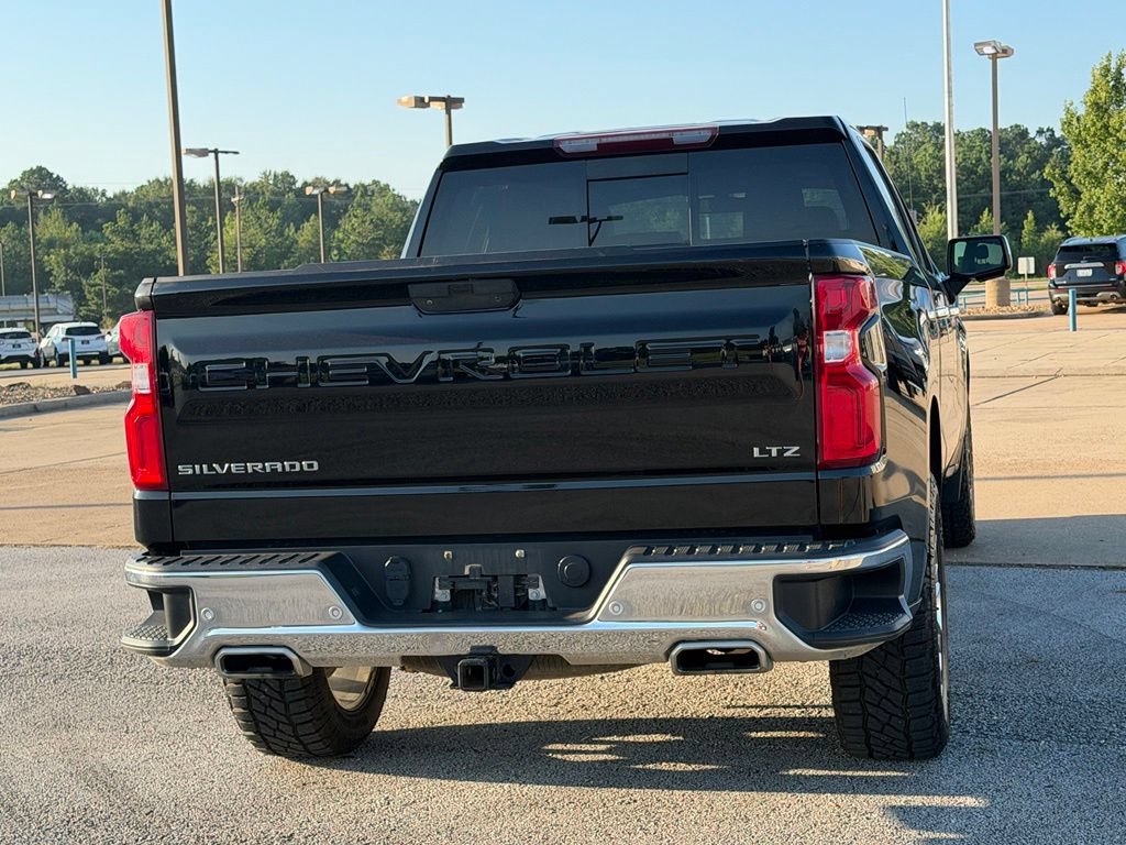 Used 2022 Chevrolet Silverado 1500 LTZ w/ LTZ Convenience Package II AWD/4WD image 4