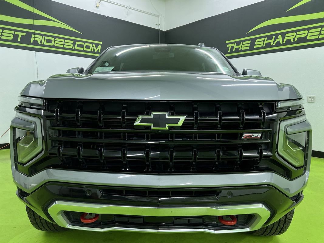 Used 2025 Chevrolet Suburban Z71 AWD/4WD image 3