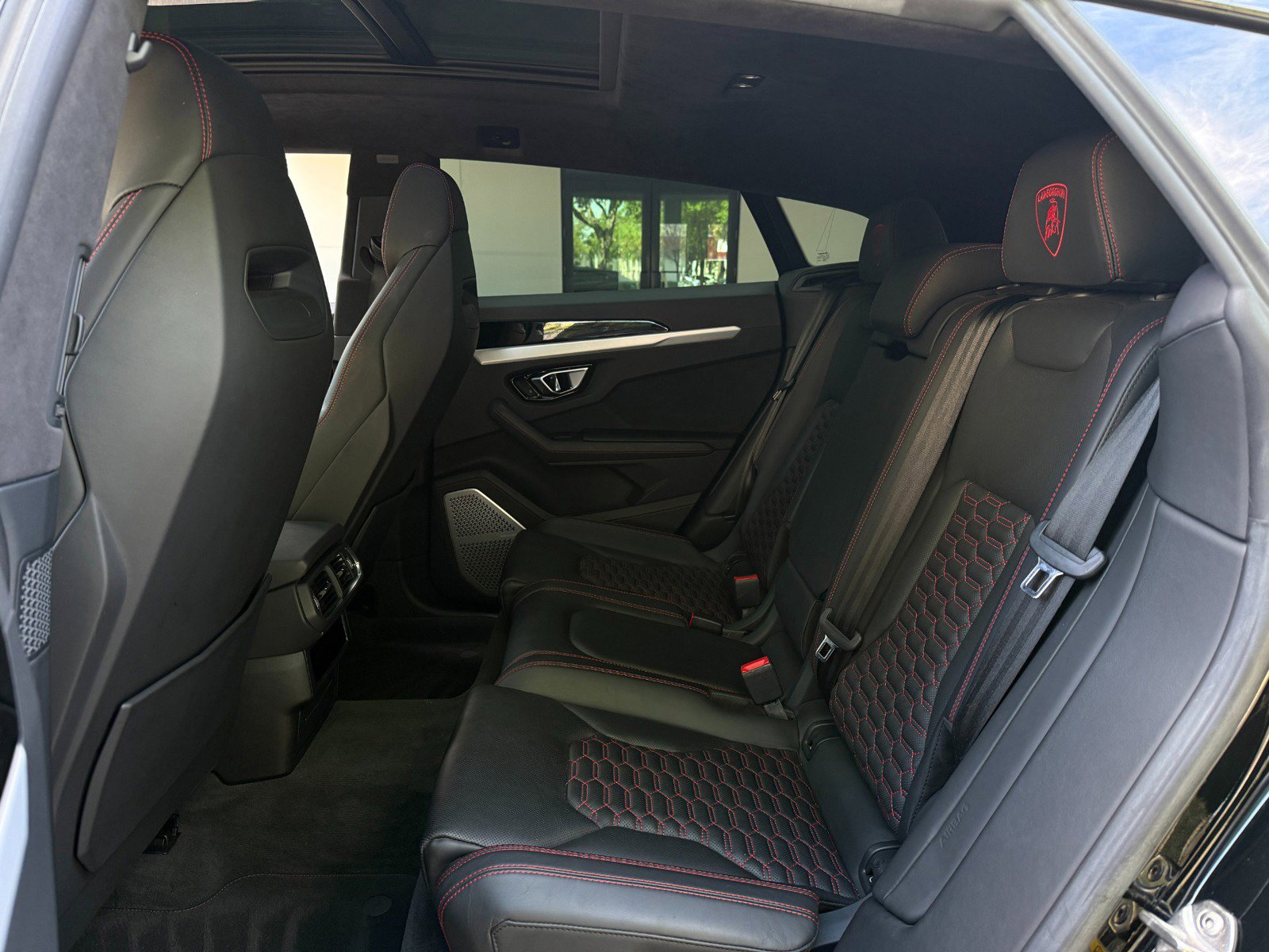 Used 2019 Lamborghini Urus AWD/4WD image 21