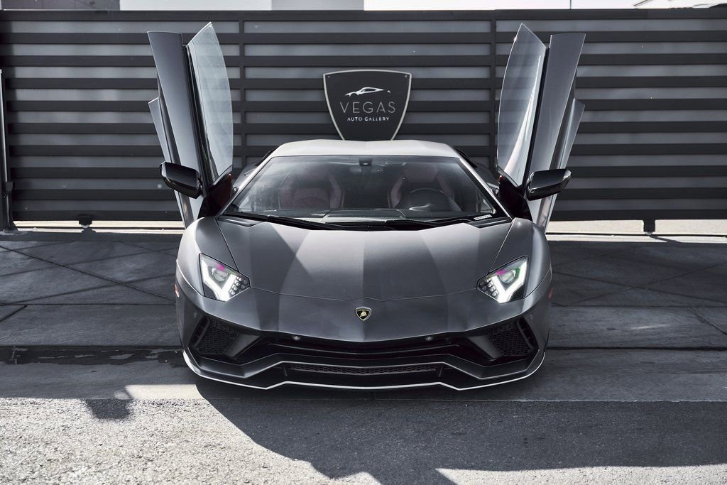 Used 2018 Lamborghini Aventador S AWD/4WD image 8