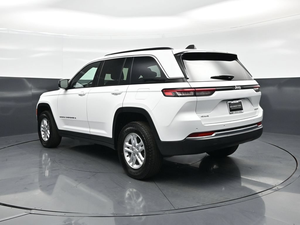 Used 2025 Jeep Grand Cherokee Laredo w/ Luxury Tech Group I AWD/4WD image 7