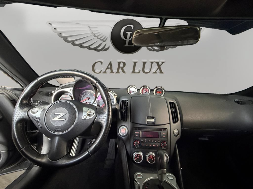 Used 2016 Nissan 370Z Coupe RWD image 10