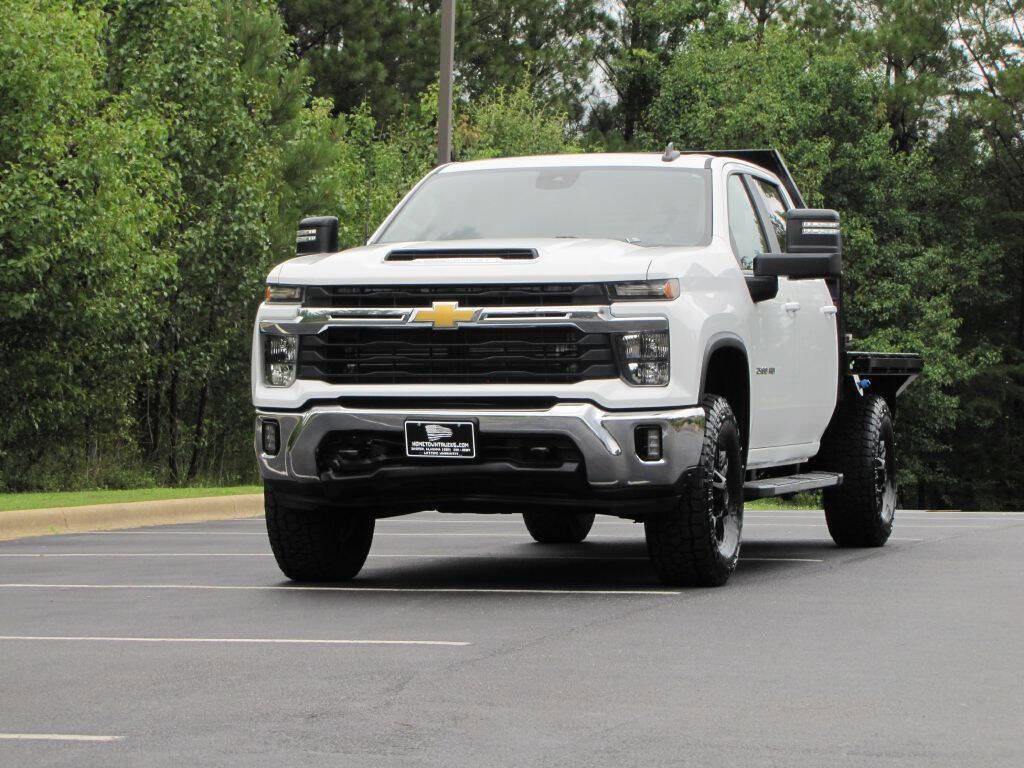 Used 2024 Chevrolet Silverado 2500 LT w/ Convenience Package AWD/4WD image 8