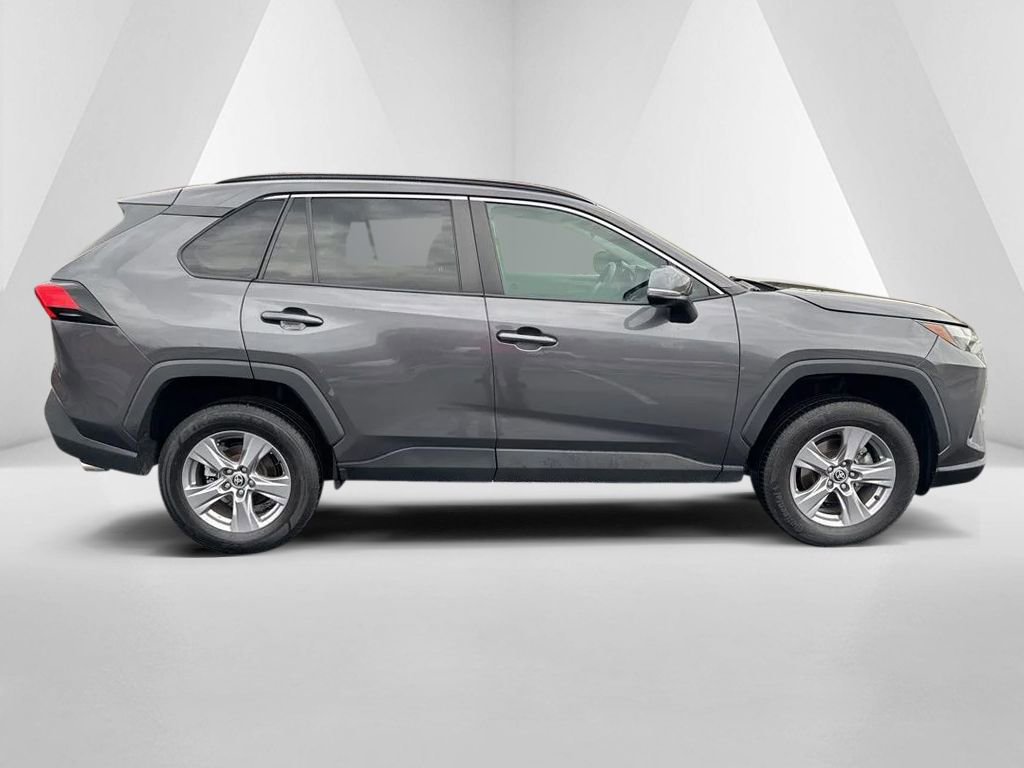 Used 2022 Toyota RAV4 XLE FWD image 7