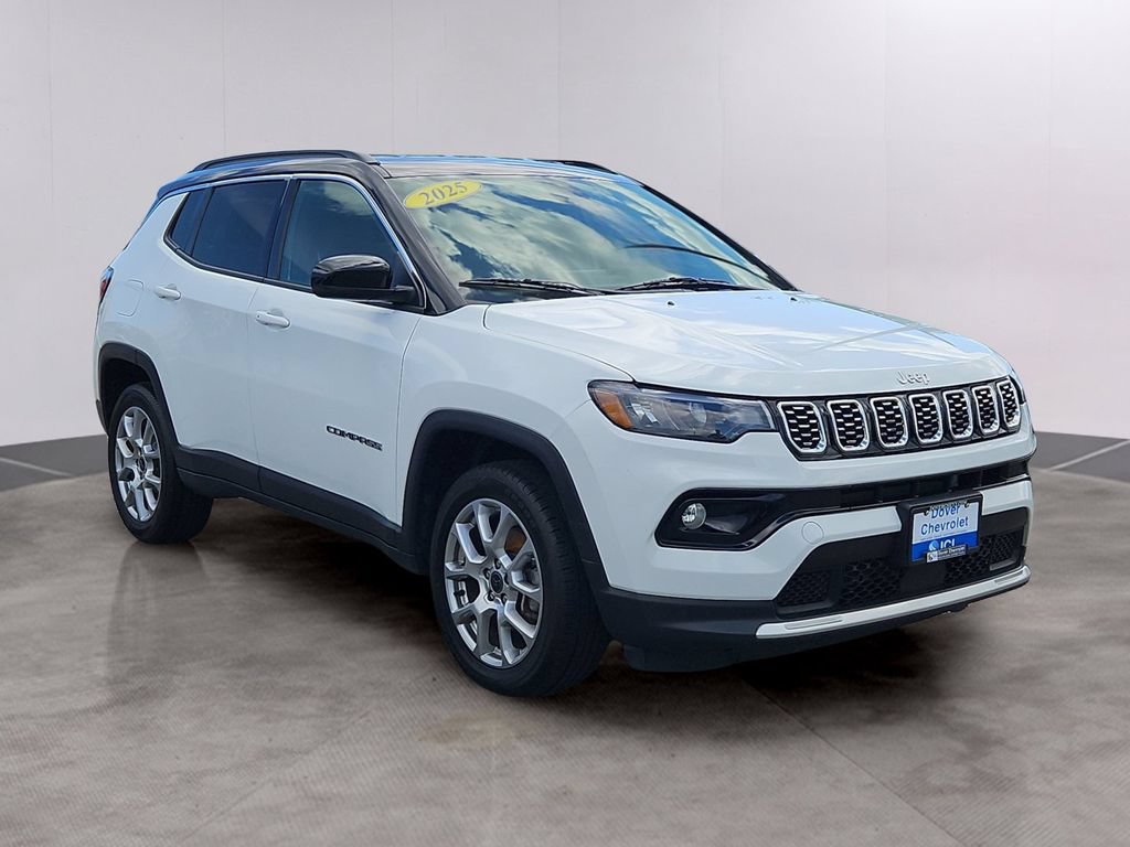 Used 2025 Jeep Compass Limited AWD/4WD image 3