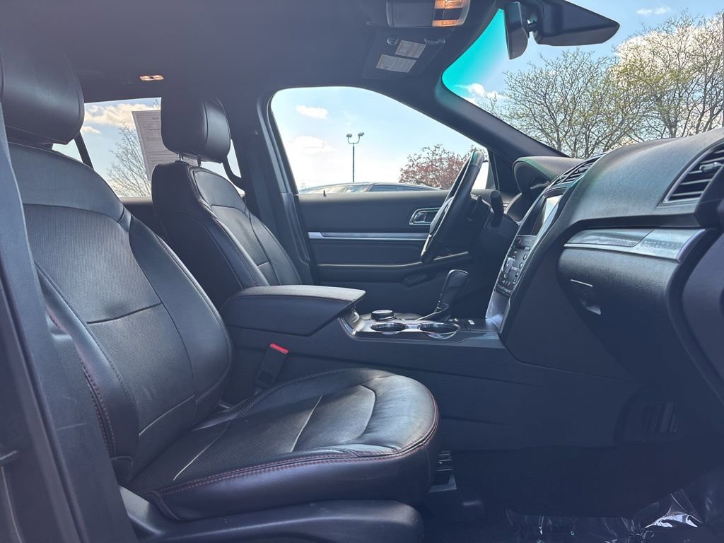 Used 2018 Ford Explorer Sport w/ Equipment Group 401A image 20