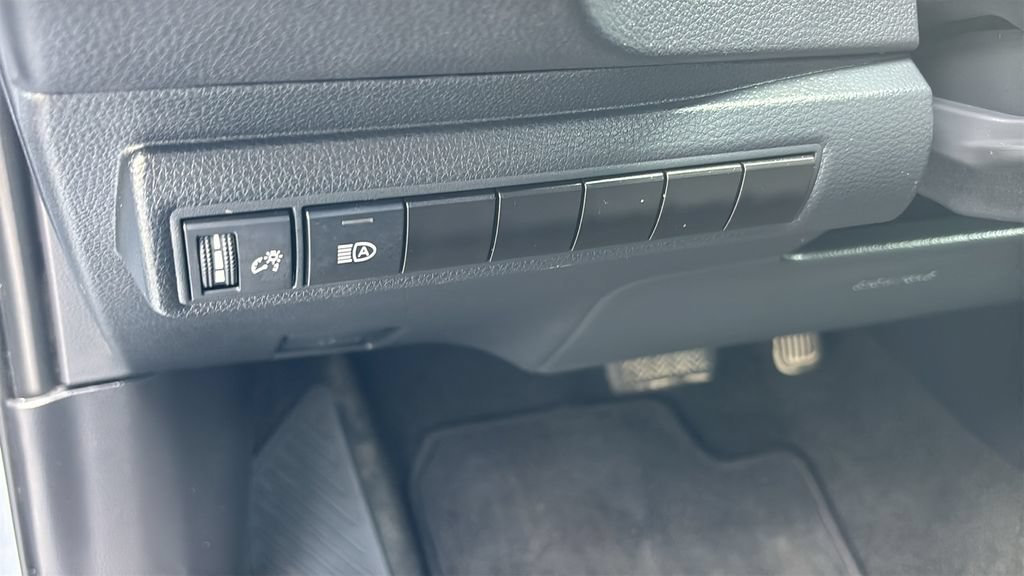 Used 2024 Toyota Corolla LE FWD image 12