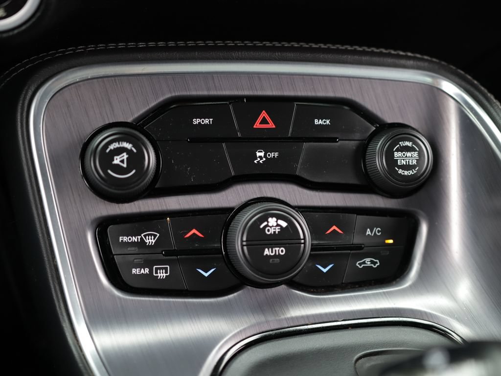 Used 2016 Dodge Challenger SXT RWD image 15