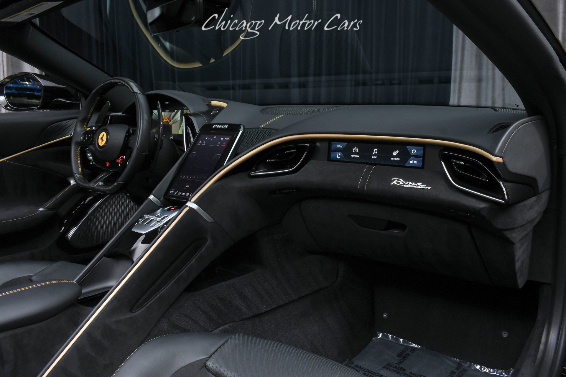 Used 2024 Ferrari Roma Spider RWD image 18