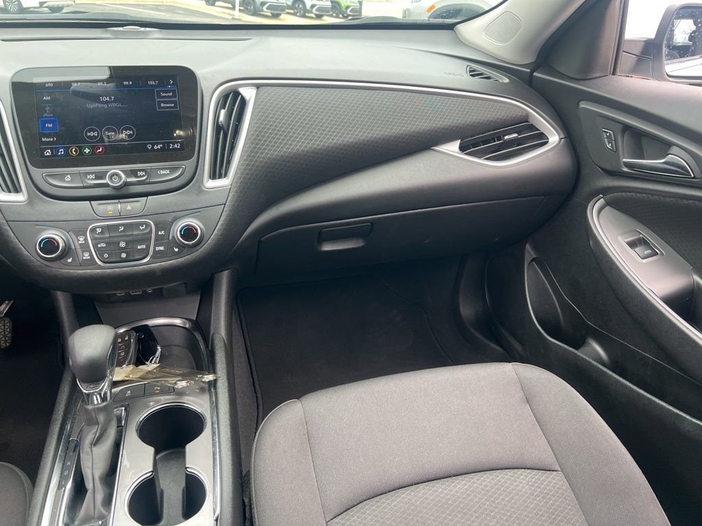 Used 2024 Chevrolet Malibu LT FWD image 24