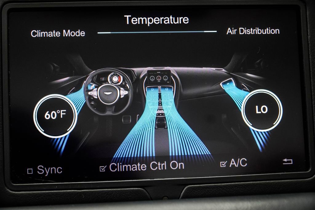 Used 2019 Aston Martin DB11 Volante RWD image 38