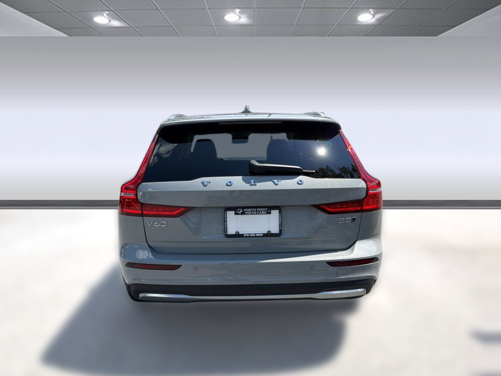 Certified 2025 Volvo V60 B5 Cross Country Plus AWD/4WD image 9