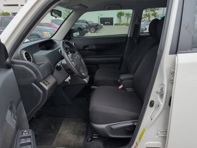 Used 2009 Scion xB FWD image 9