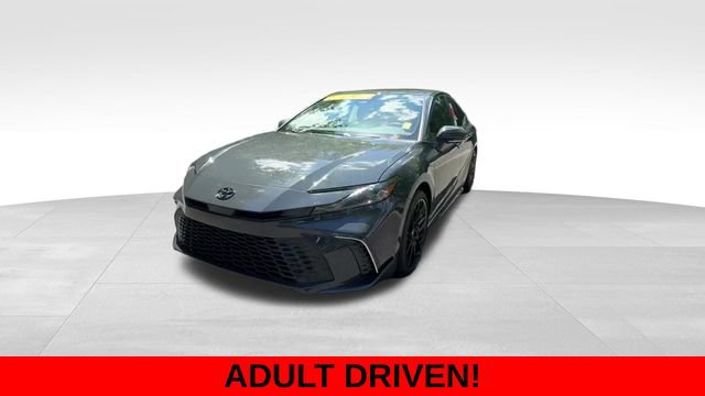 Used 2026 Toyota Camry SE FWD image 2