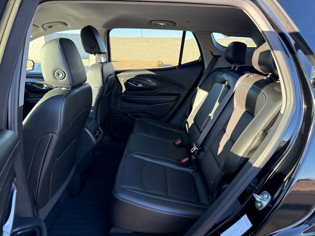 Used 2024 GMC Terrain SLT image 22