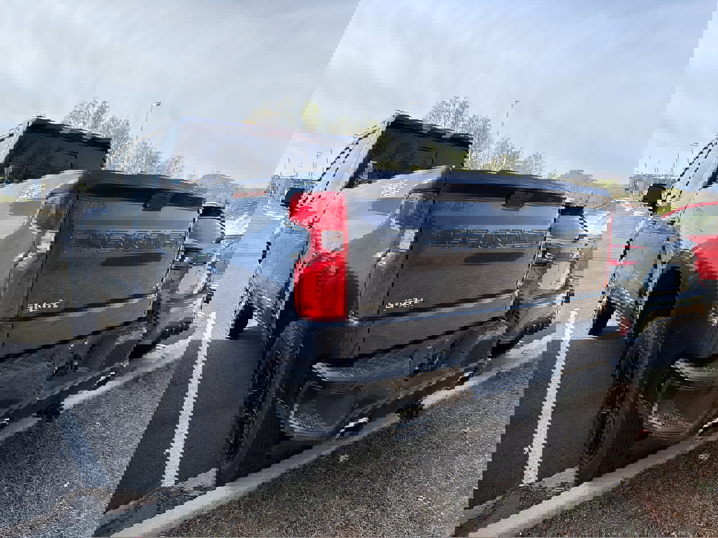 Used 2021 Chevrolet Silverado 1500 LT Trail Boss w/ Convenience Package II AWD/4WD image 4