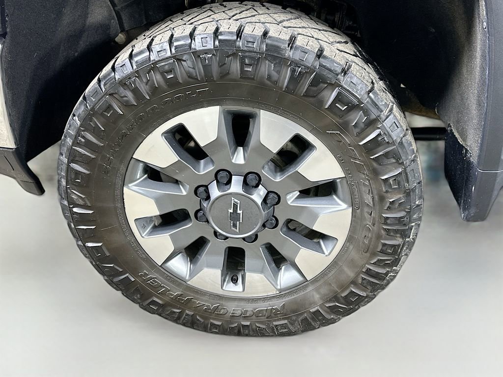 Used 2025 Chevrolet Silverado 2500 LT w/ Convenience Package image 8