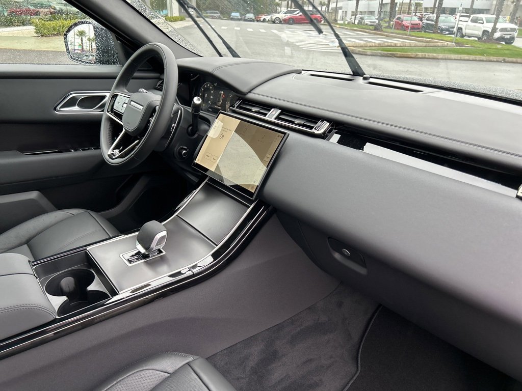 New 2026 Land Rover Range Rover Velar Dynamic SE image 20