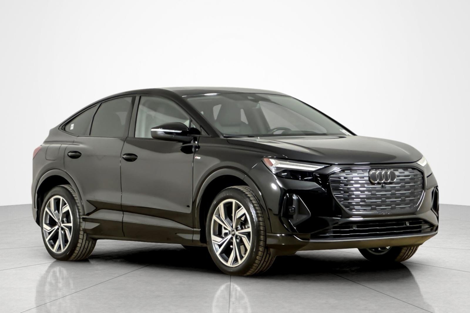 Certified 2023 Audi Q4 e-tron Premium w/ Convenience Package AWD/4WD image 7
