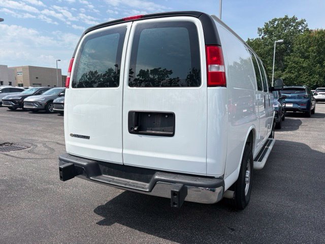 Used 2025 Chevrolet Express 2500 w/ Driver Convenience Package RWD image 5