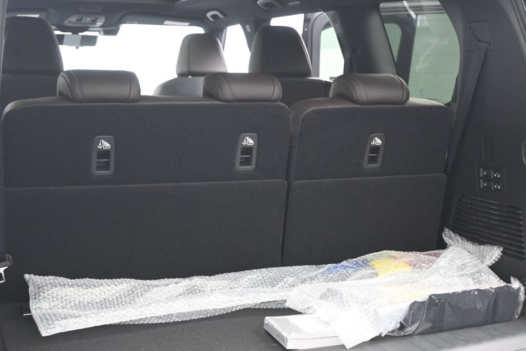 New 2026 Nissan Armada Platinum AWD/4WD image 24