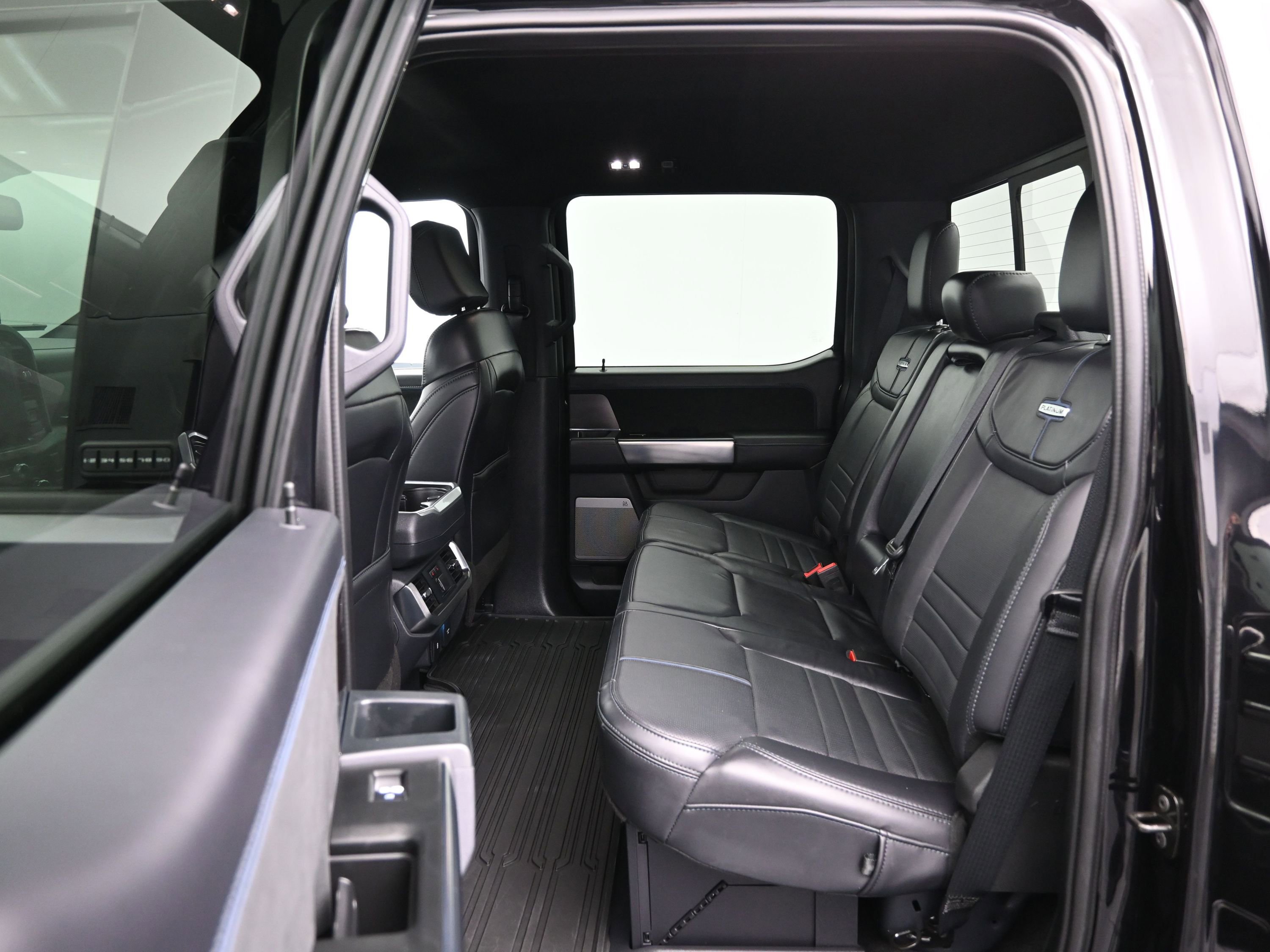 Used 2025 Ford F150 Platinum w/ FX4 Off-Road Package image 11