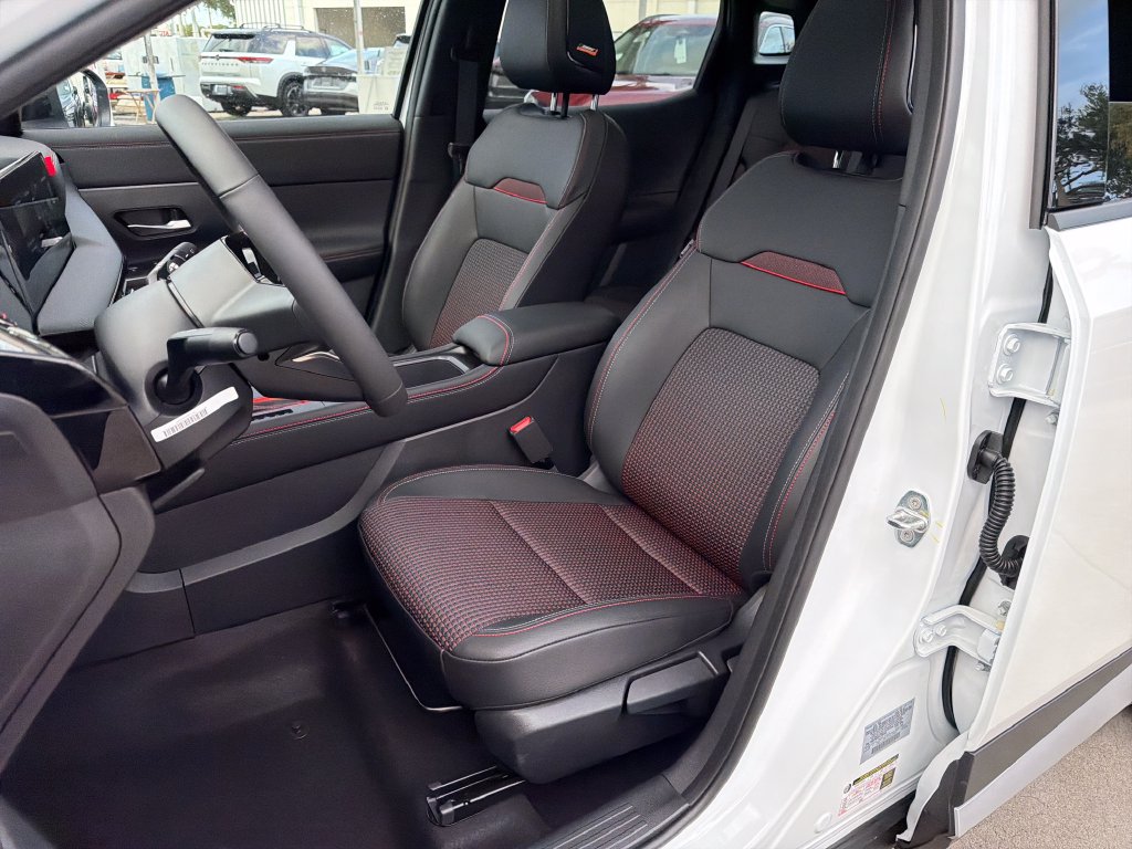 New 2026 Nissan Kicks SR w/ SR Premium Package FWD image 29