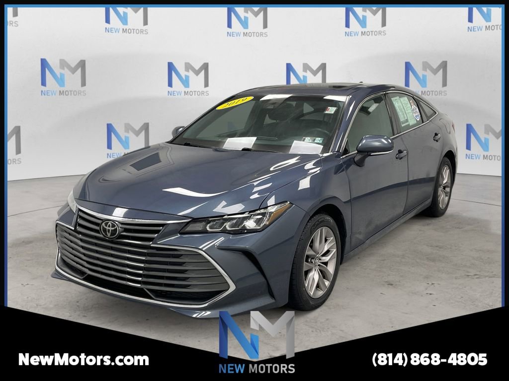 Used 2019 Toyota Avalon XLE w/ Moonroof Package FWD image 1