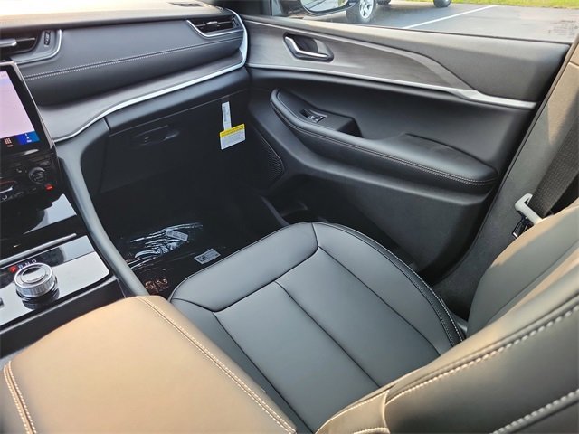 New 2025 Jeep Grand Cherokee L Limited w/ Black Appearance Package image 14