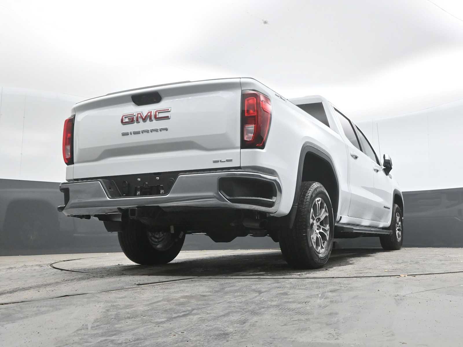 New 2026 GMC Sierra 1500 SLE w/ Preferred Package AWD/4WD image 48