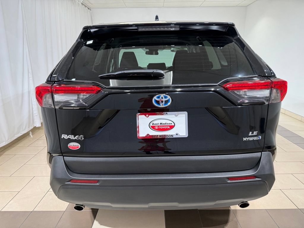 Certified 2024 Toyota RAV4 LE AWD/4WD image 4