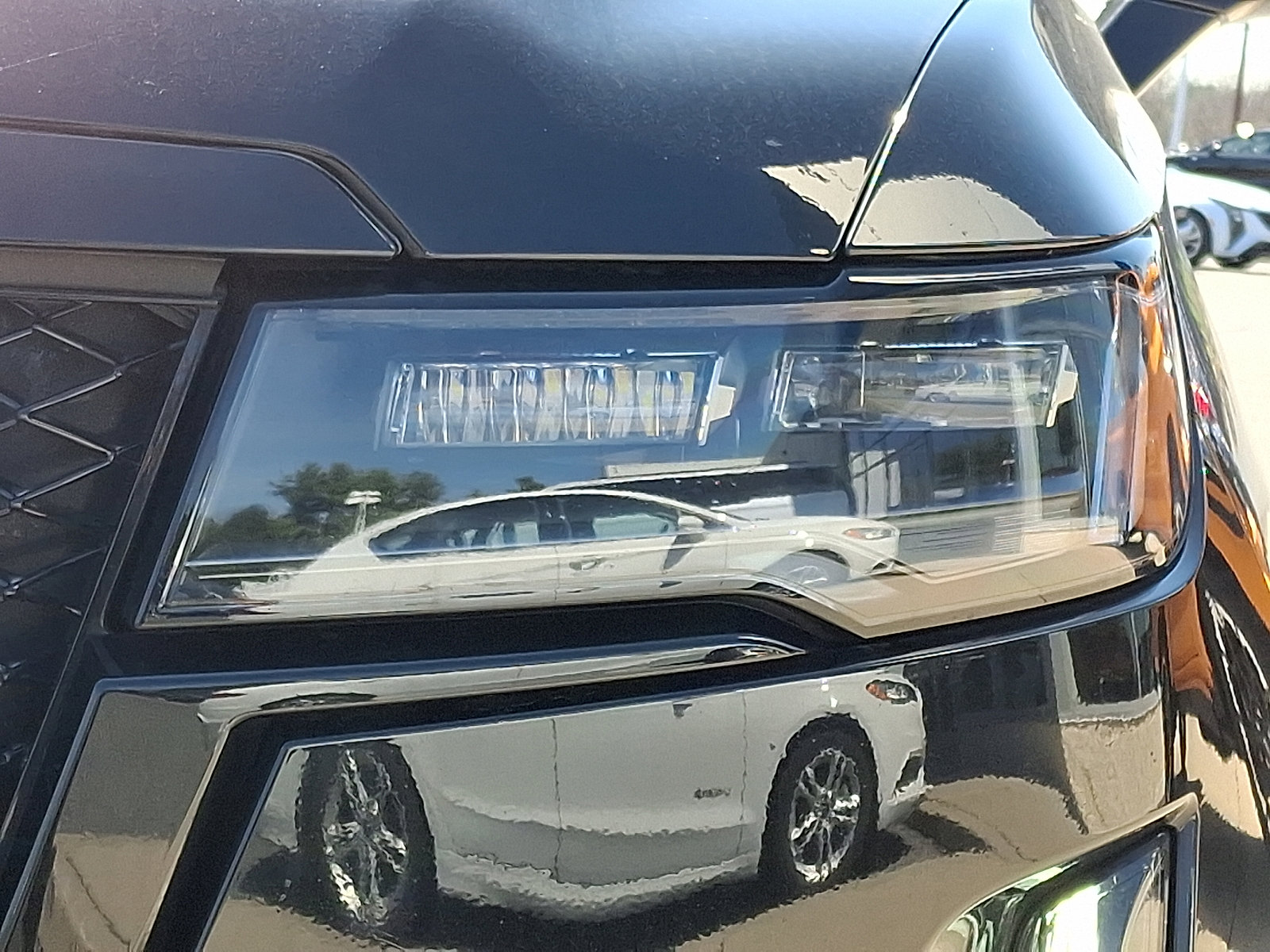 Used 2022 Cadillac Escalade ESV Sport w/ Touring Package AWD/4WD image 9