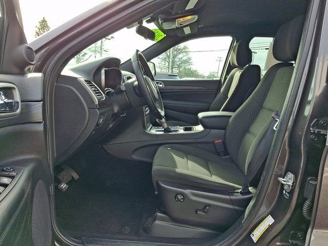 Used 2021 Jeep Grand Cherokee Laredo AWD/4WD image 13