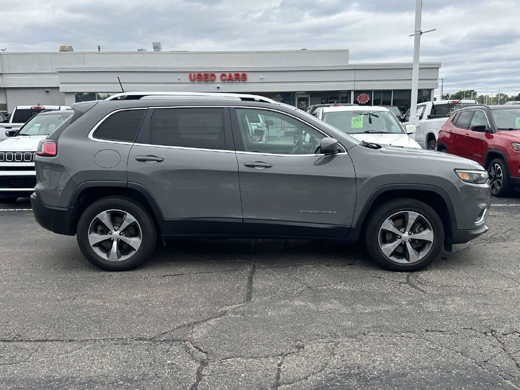 Used 2020 Jeep Cherokee Limited AWD/4WD image 2