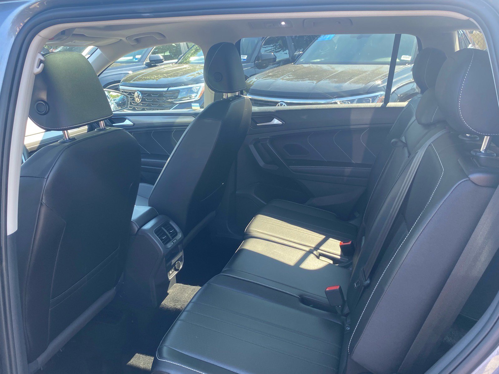Certified 2023 Volkswagen Tiguan SE w/ Panoramic Sunroof Package FWD image 16