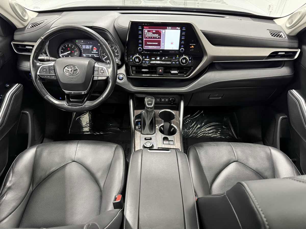 Used 2021 Toyota Highlander Limited image 12