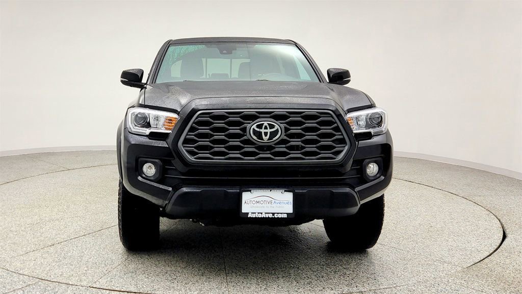 Used 2023 Toyota Tacoma TRD Off-Road w/ TRD Premium Off Road Package AWD/4WD image 2