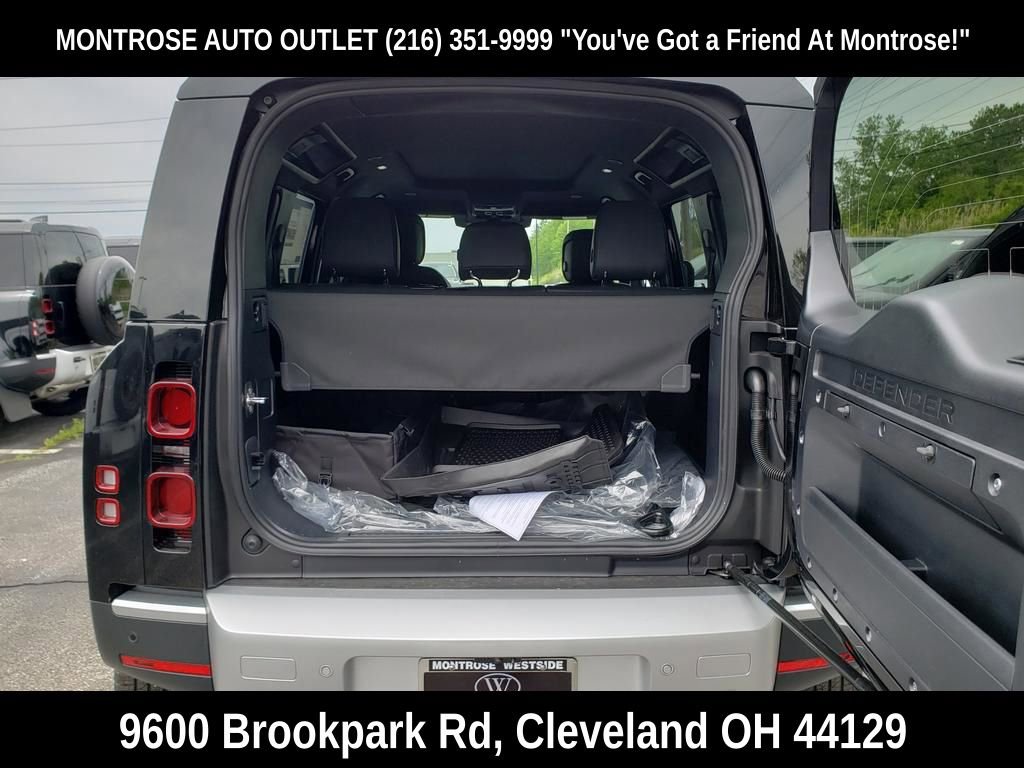 New 2025 Land Rover Defender 110 S image 9