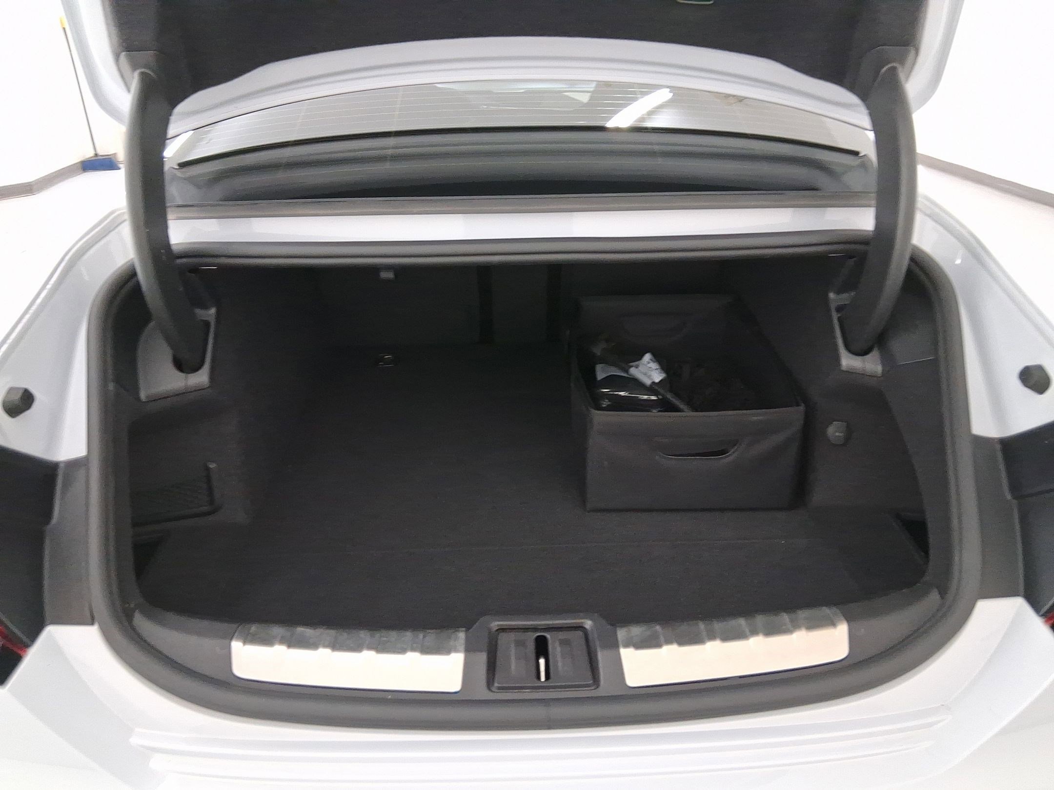 Used 2022 Audi RS e-tron GT quattro w/ Year 1 Package image 27