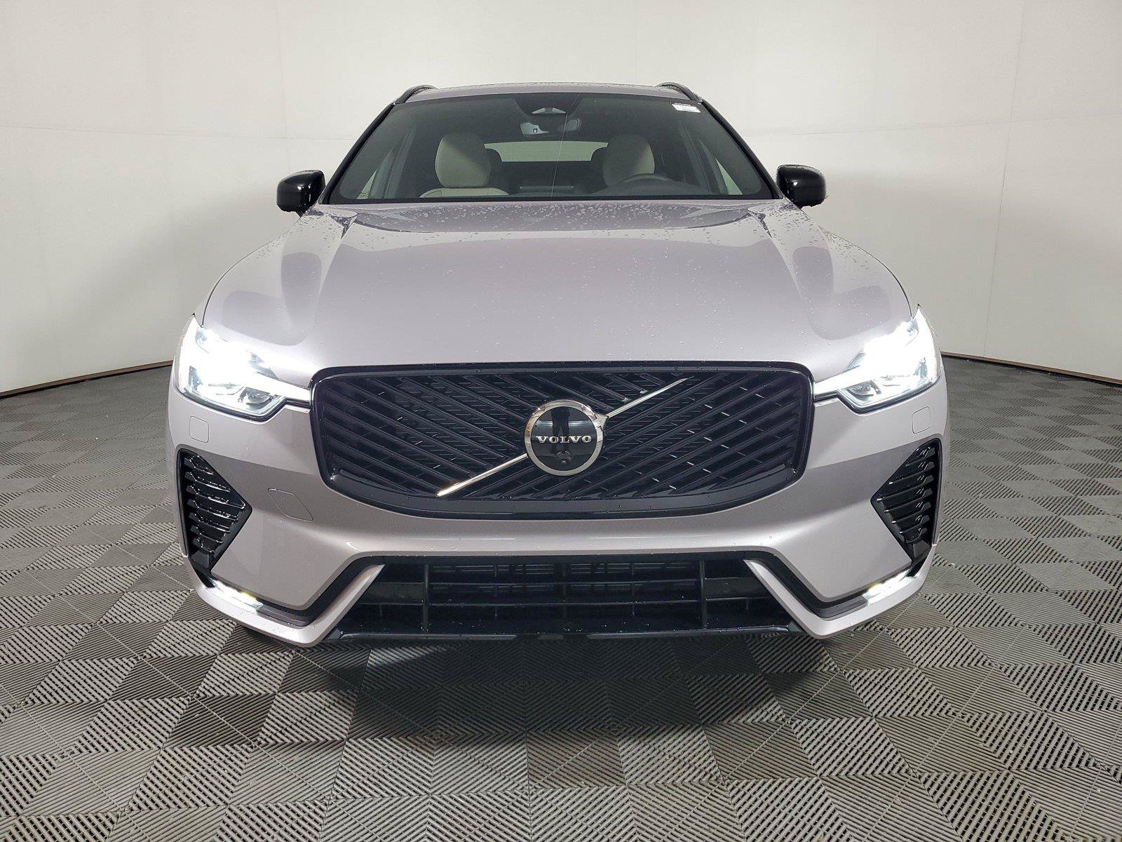 New 2026 Volvo XC60 B5 Plus w/ Climate Package AWD/4WD image 2