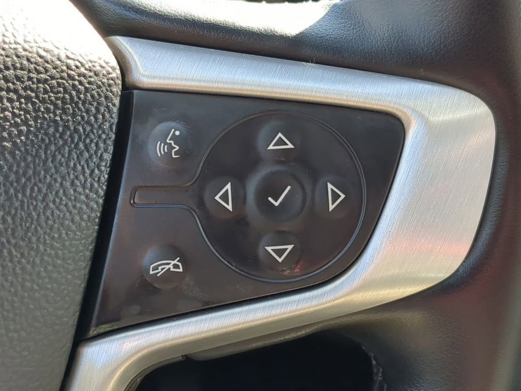 Used 2024 GMC Terrain SLT image 18