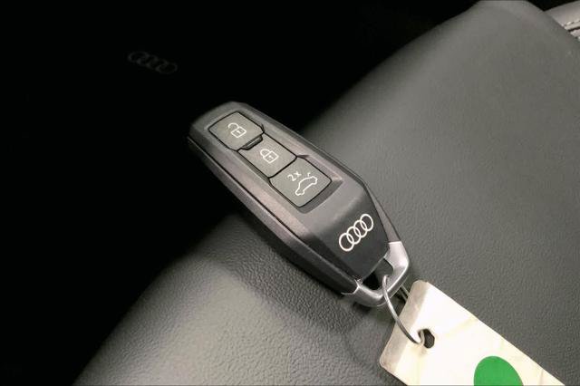 Used 2025 Audi A5 2.0T Premium Plus w/ Premium Plus AWD/4WD image 17