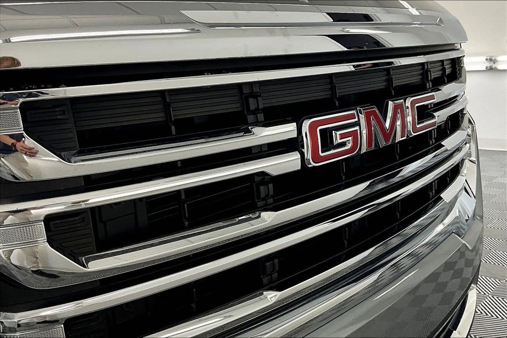 Used 2023 GMC Acadia SLE w/ Driver Convenience Package image 29