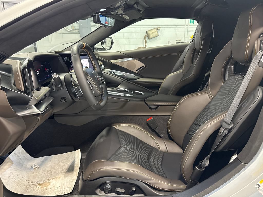 New 2026 Chevrolet Corvette Stingray Premium Cpe w/ Z51 Performance Package RWD image 32